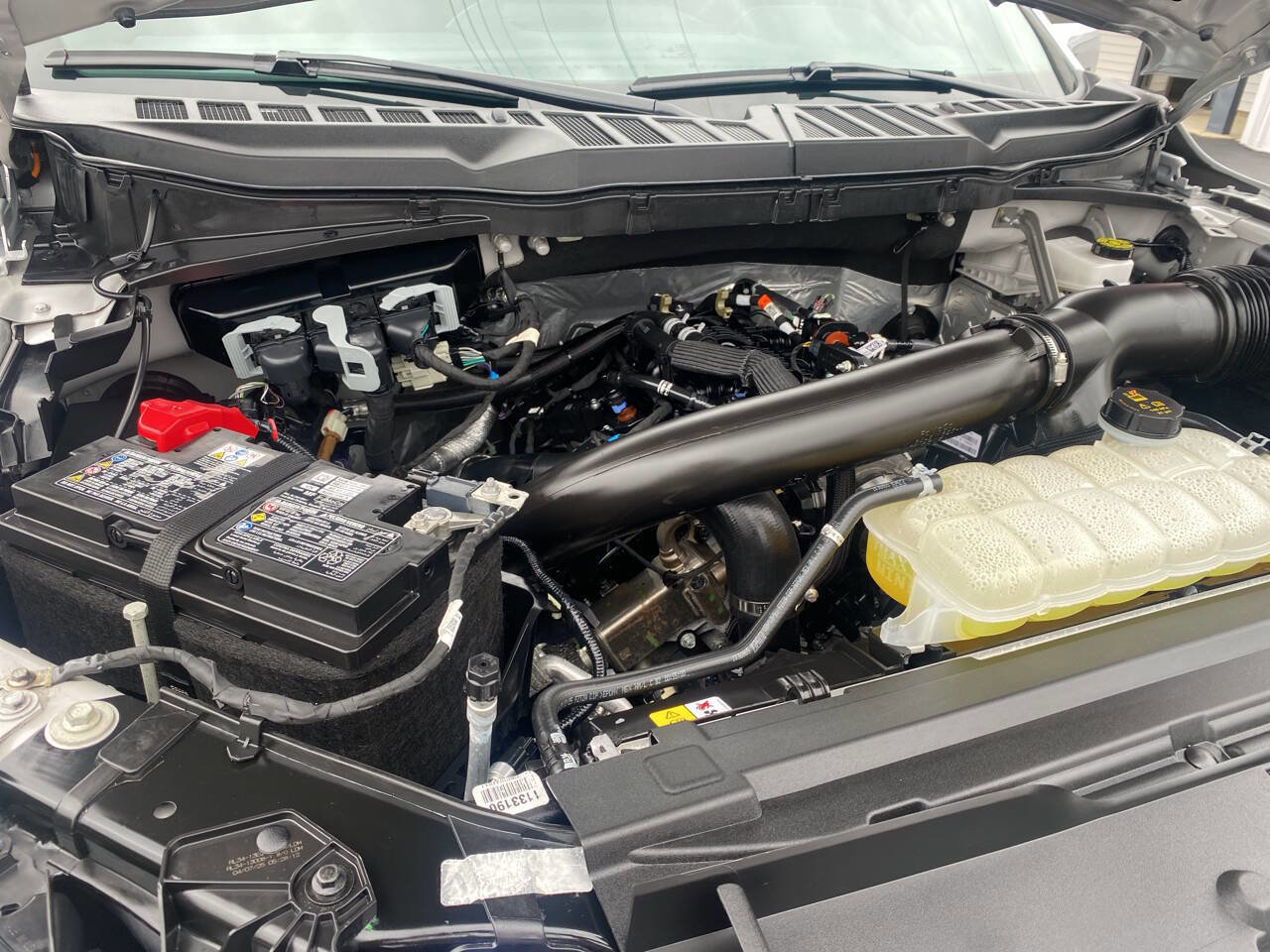 Used 2025 Ford F150 Lariat AWD/4WD image 36