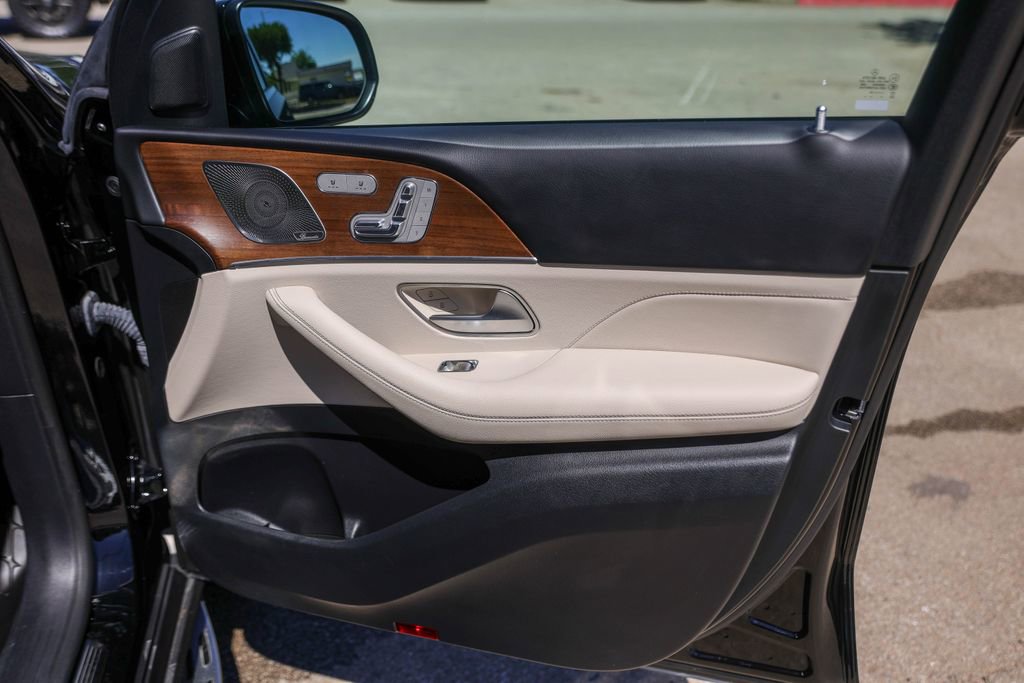 Used 2023 Mercedes-Benz GLS 450 4MATIC image 32