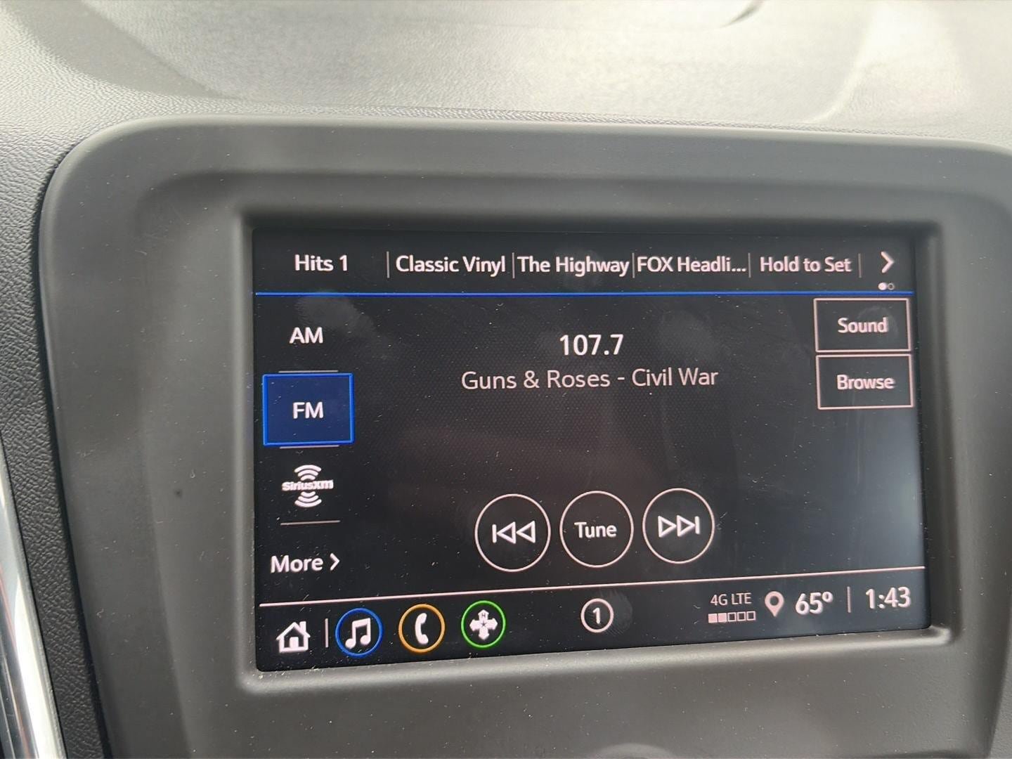 Used 2023 Chevrolet Equinox LS AWD/4WD image 19