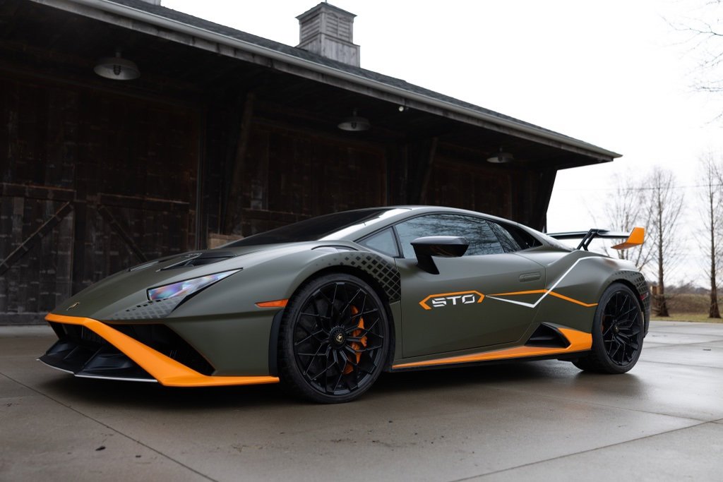 Used 2022 Lamborghini Huracan STO image 5