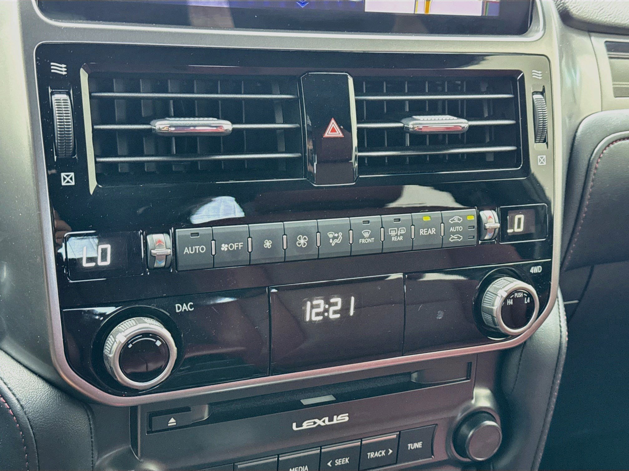 Used 2022 Lexus GX 460 Premium w/ Premium Package AWD/4WD image 12