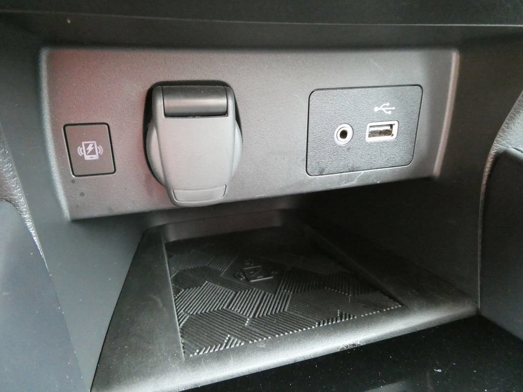 Used 2024 Nissan Versa SV w/ Trunk Package FWD image 25