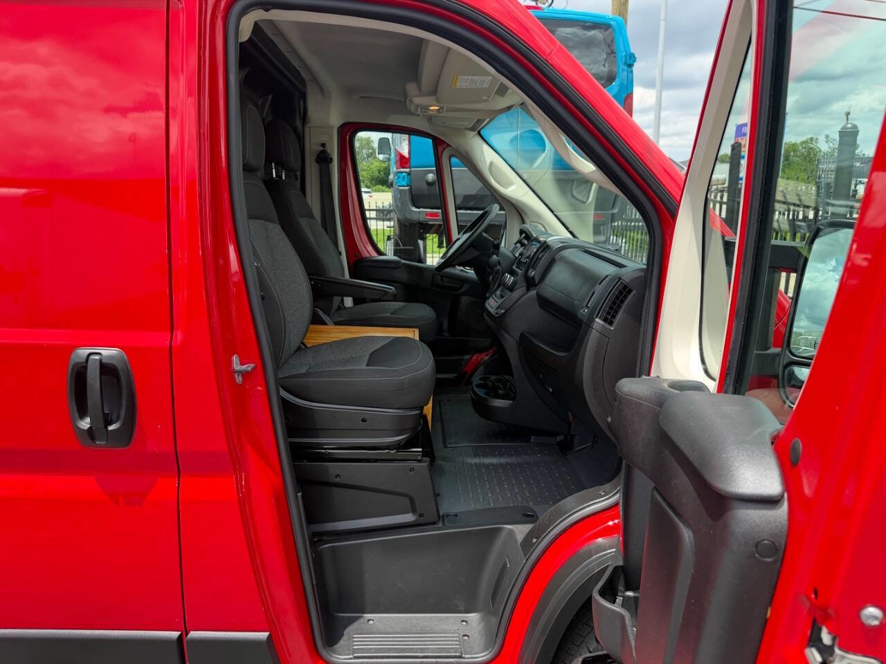 Used 2019 RAM ProMaster 3500 w/ Interior Convenience Group FWD image 11
