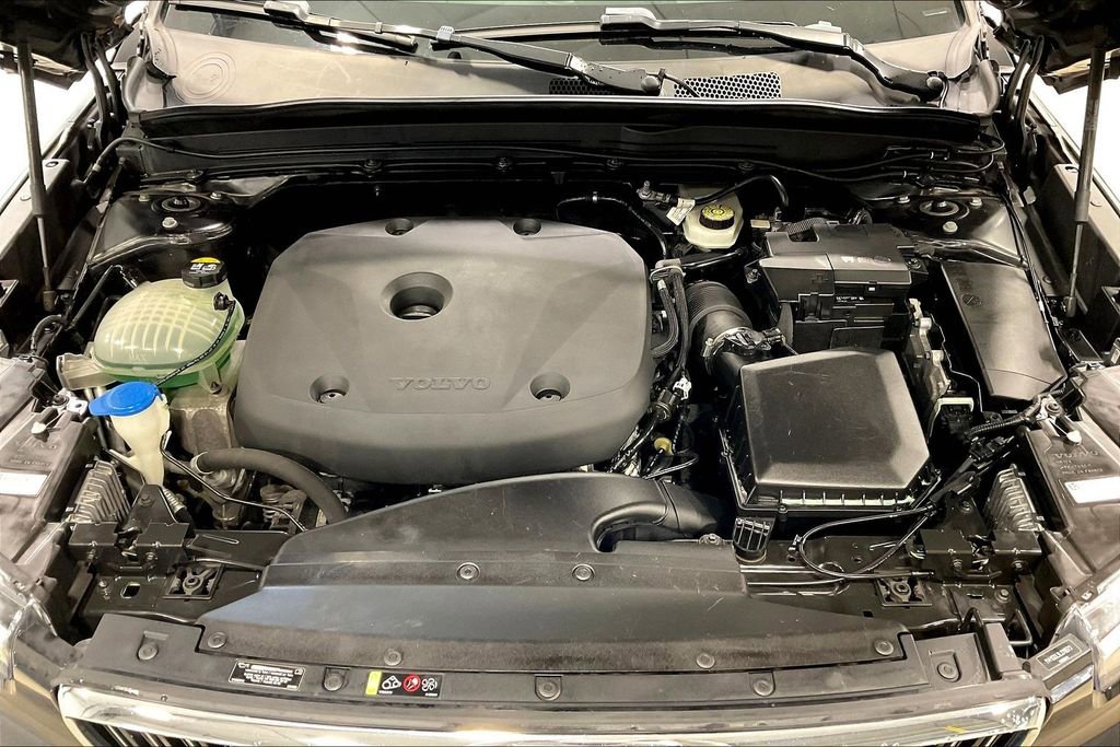 Used 2020 Volvo XC40 T5 Inscription w/ Protection Package Premier image 30