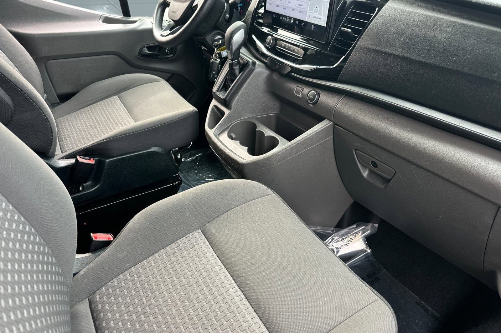 Used 2023 Ford Transit 350 XLT image 32