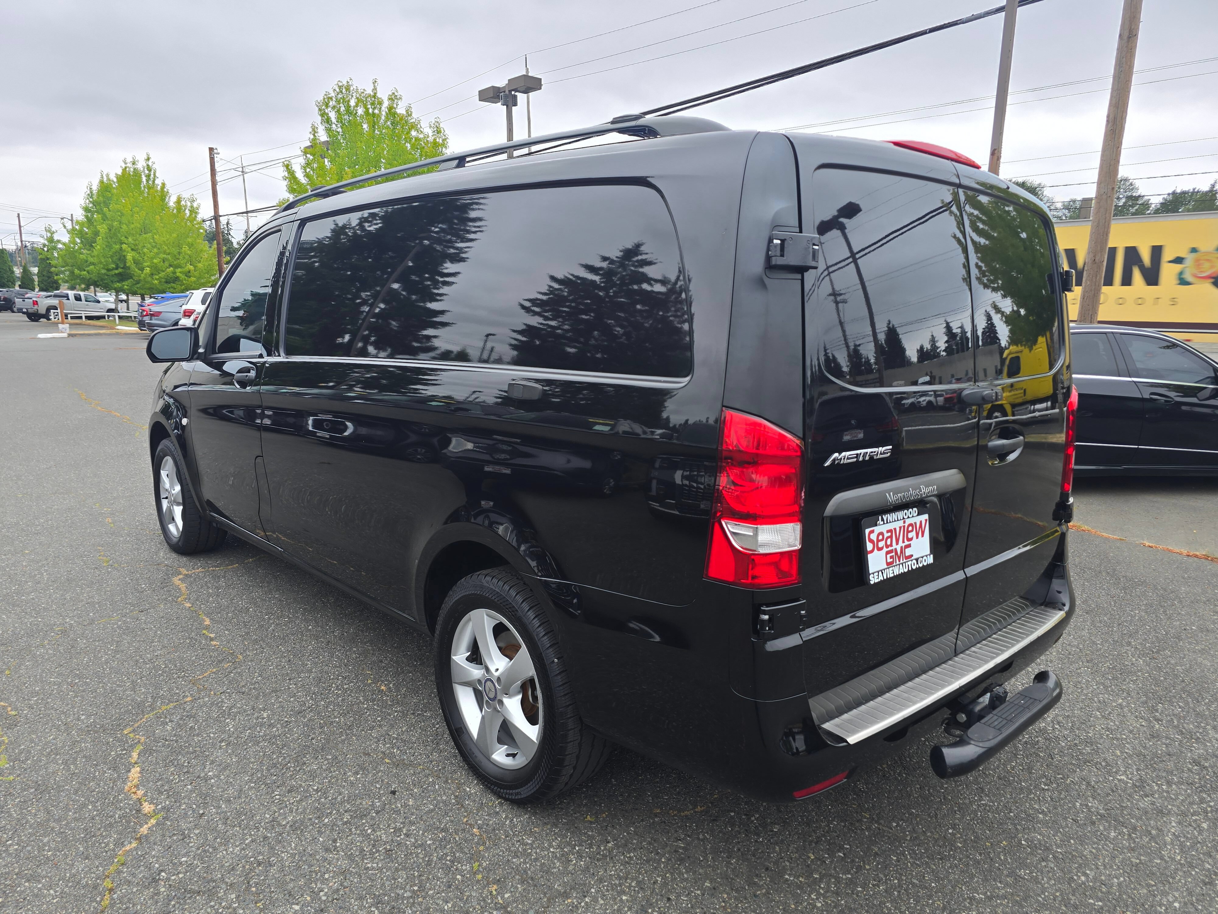 Used 2017 Mercedes-Benz Metris image 5