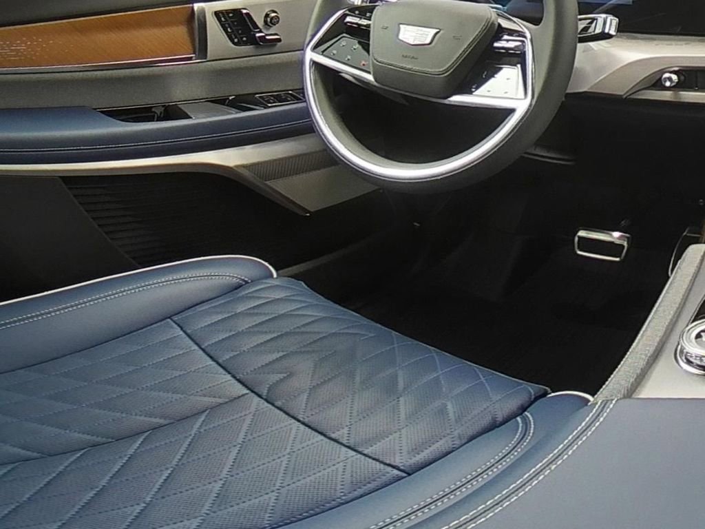 New 2026 Cadillac Vistiq Premium Luxury w/ LPO, Floor Liner Package AWD/4WD image 12