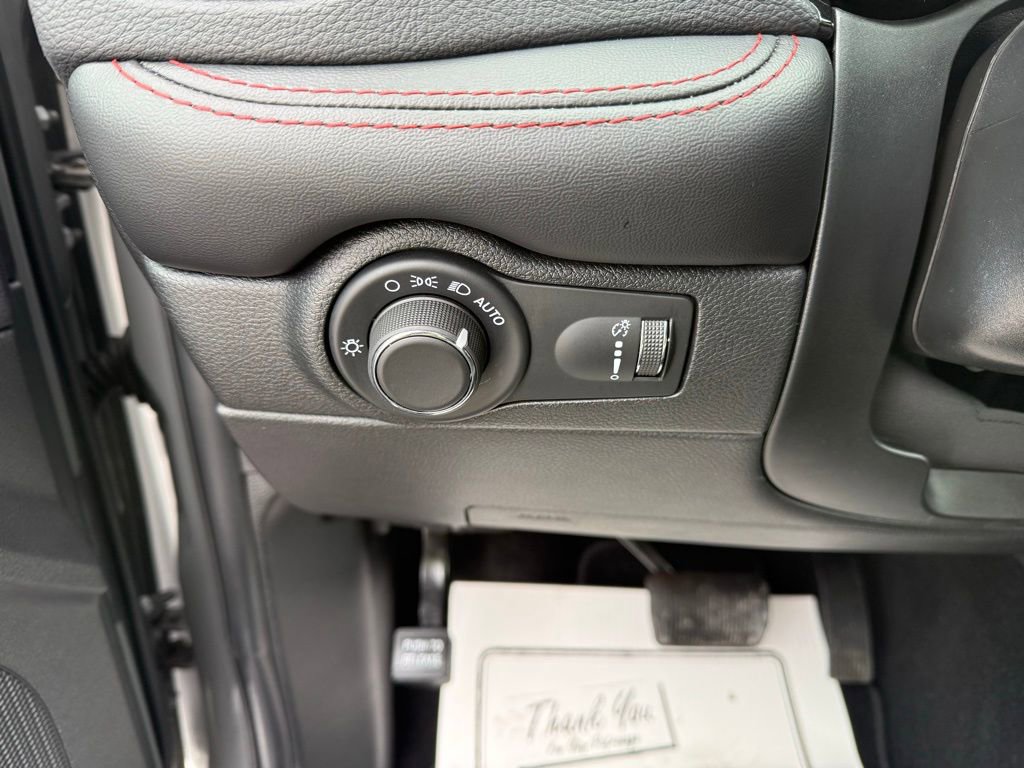 Used 2024 Dodge Durango GT image 14