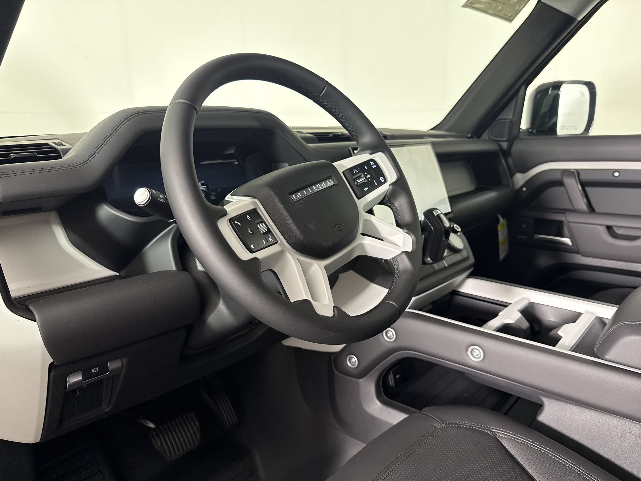 New 2026 Land Rover Defender 110 S AWD/4WD image 4