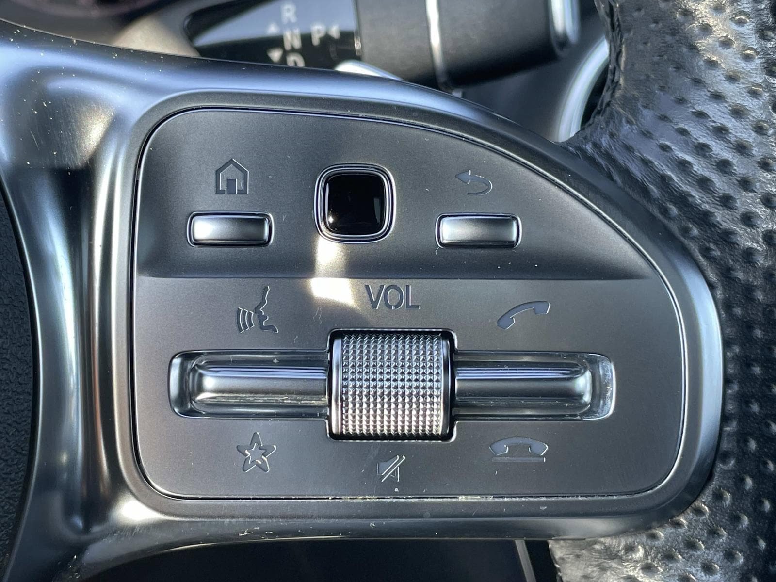 Used 2021 Mercedes-Benz GLC 300 4MATIC w/ AMG Line image 23