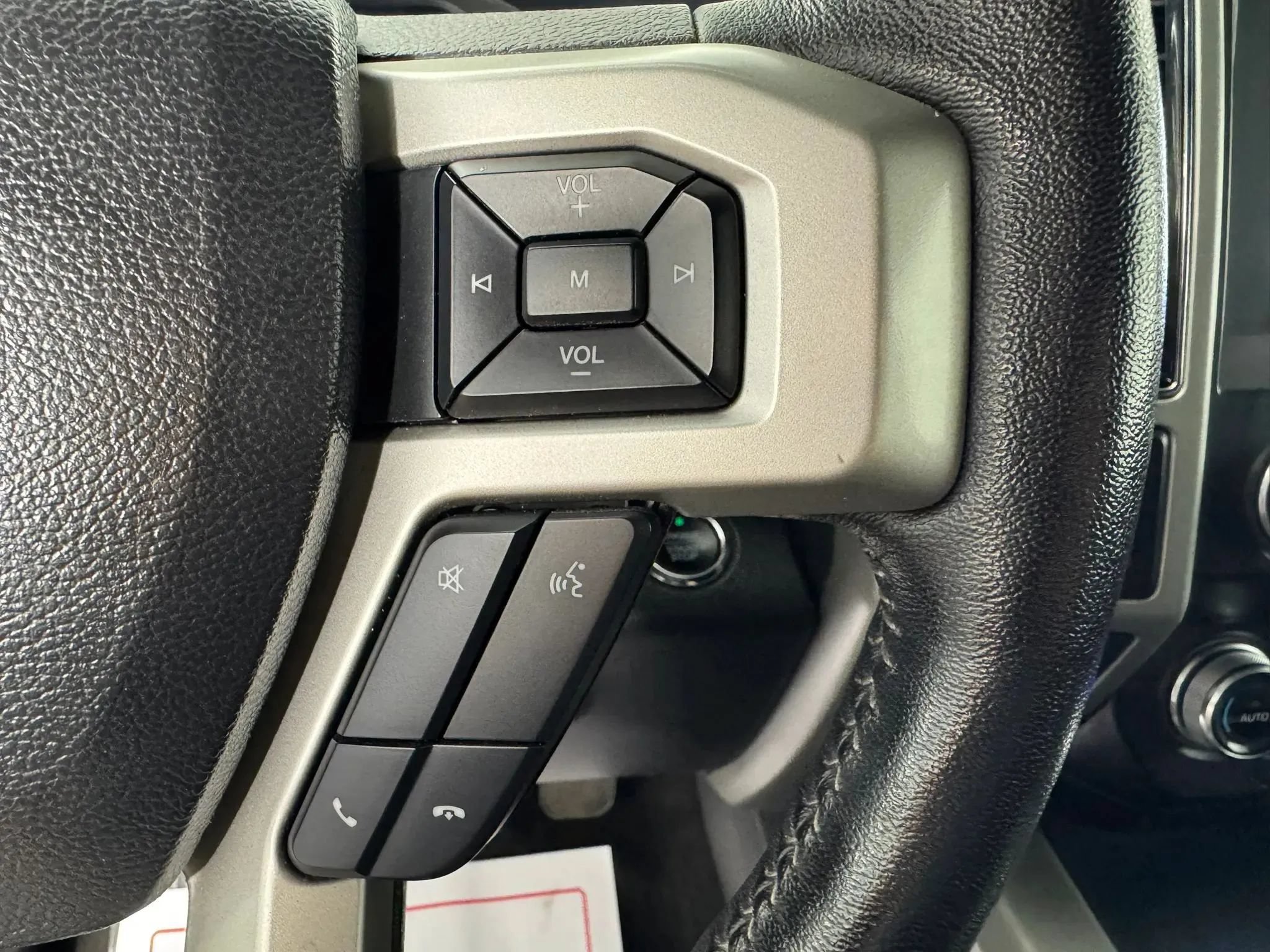 Used 2019 Ford F150 Lariat w/ Equipment Group 502A Luxury AWD/4WD image 16