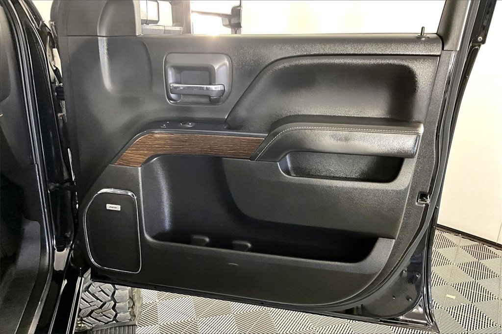 Certified 2019 GMC Sierra 2500 Denali w/ Duramax Plus Package image 29