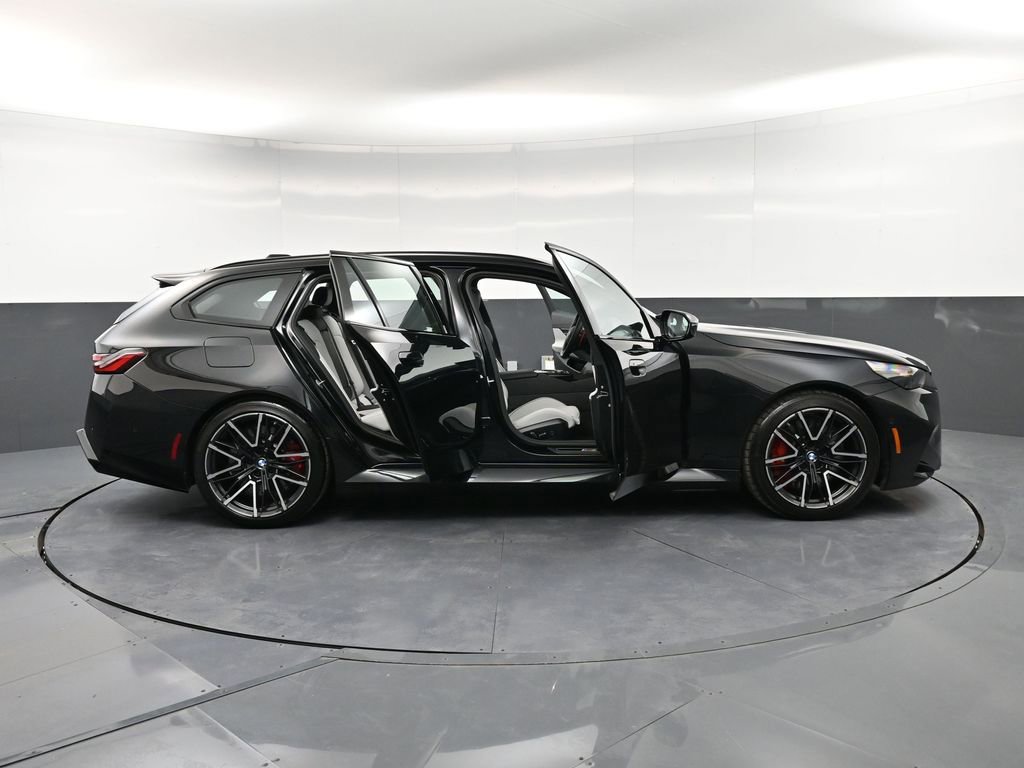 Used 2025 BMW M5 Touring image 39