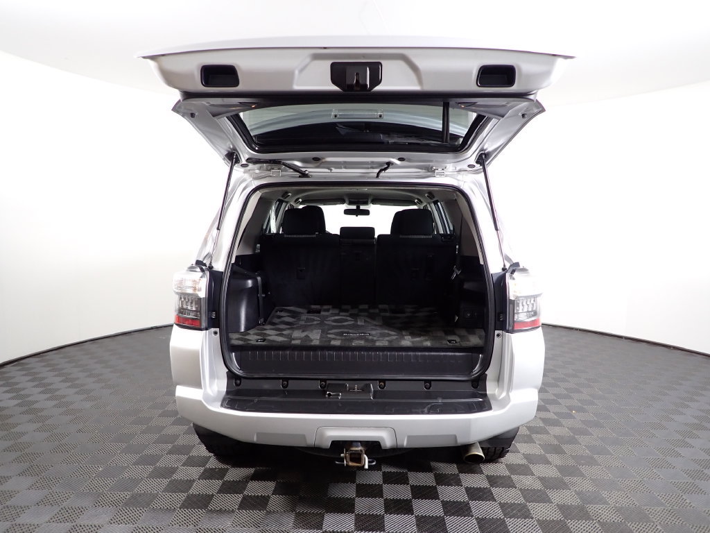 Used 2014 Toyota 4Runner SR5 AWD/4WD image 14