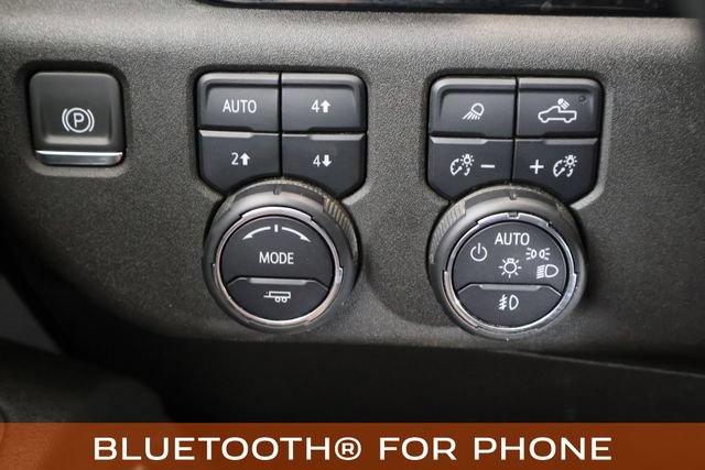 Used 2024 Chevrolet Silverado 2500 High Country w/ Technology Package AWD/4WD image 32