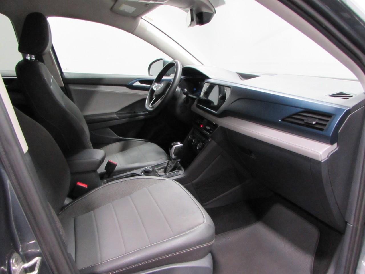 Used 2024 Volkswagen Taos SE AWD/4WD image 17