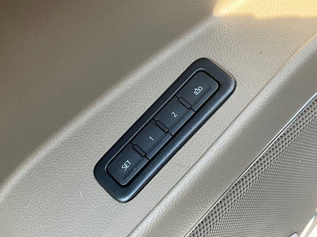 Used 2020 Chevrolet Tahoe LT image 31