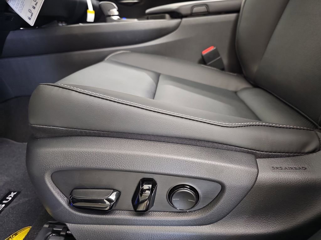 New 2026 Lexus UX 300h AWD image 32