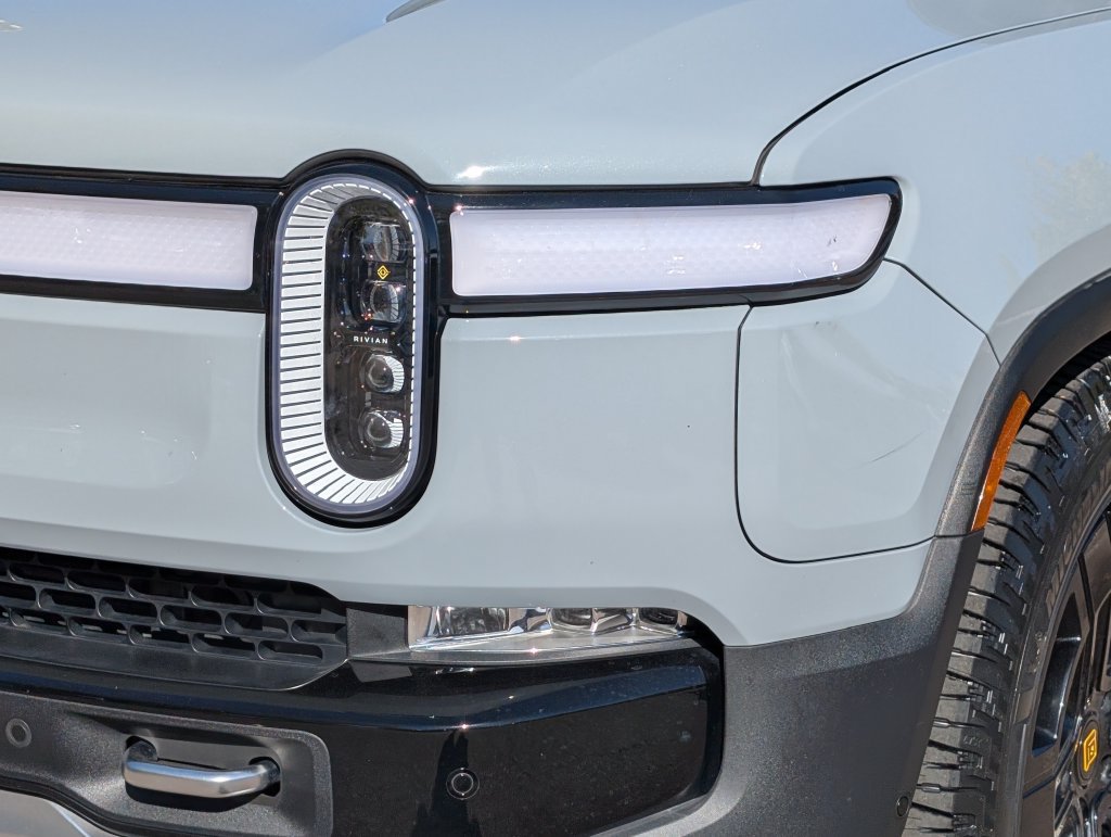 Used 2023 Rivian R1S Adventure Dual AWD/4WD image 10