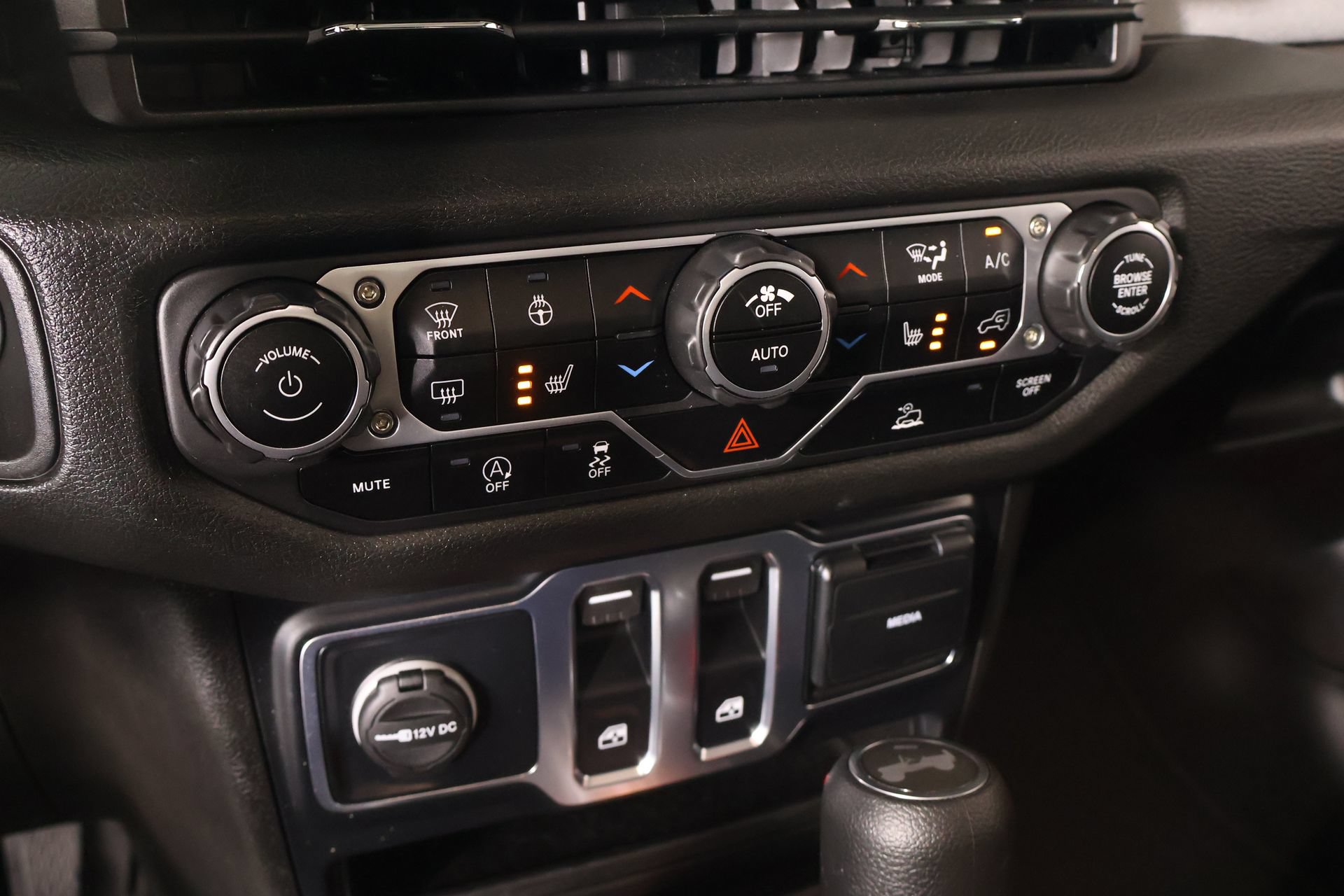 Used 2025 Jeep Wrangler Sport AWD/4WD image 7
