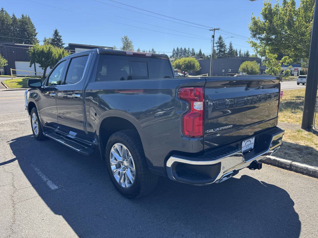 Used 2022 Chevrolet Silverado 1500 LTZ AWD/4WD image 6