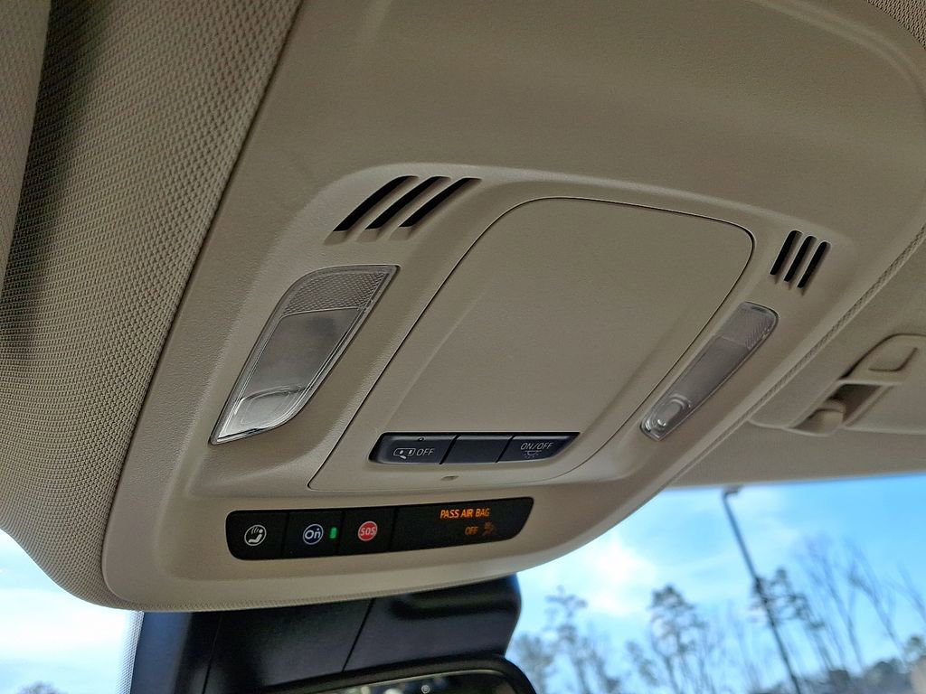 Used 2023 Buick Envision Essence image 26