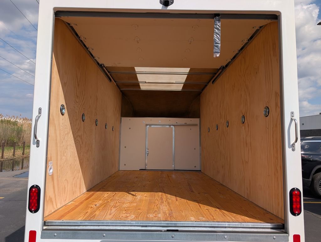 Used 2024 Chevrolet Express 3500 w/ Power Convenience Package RWD image 8