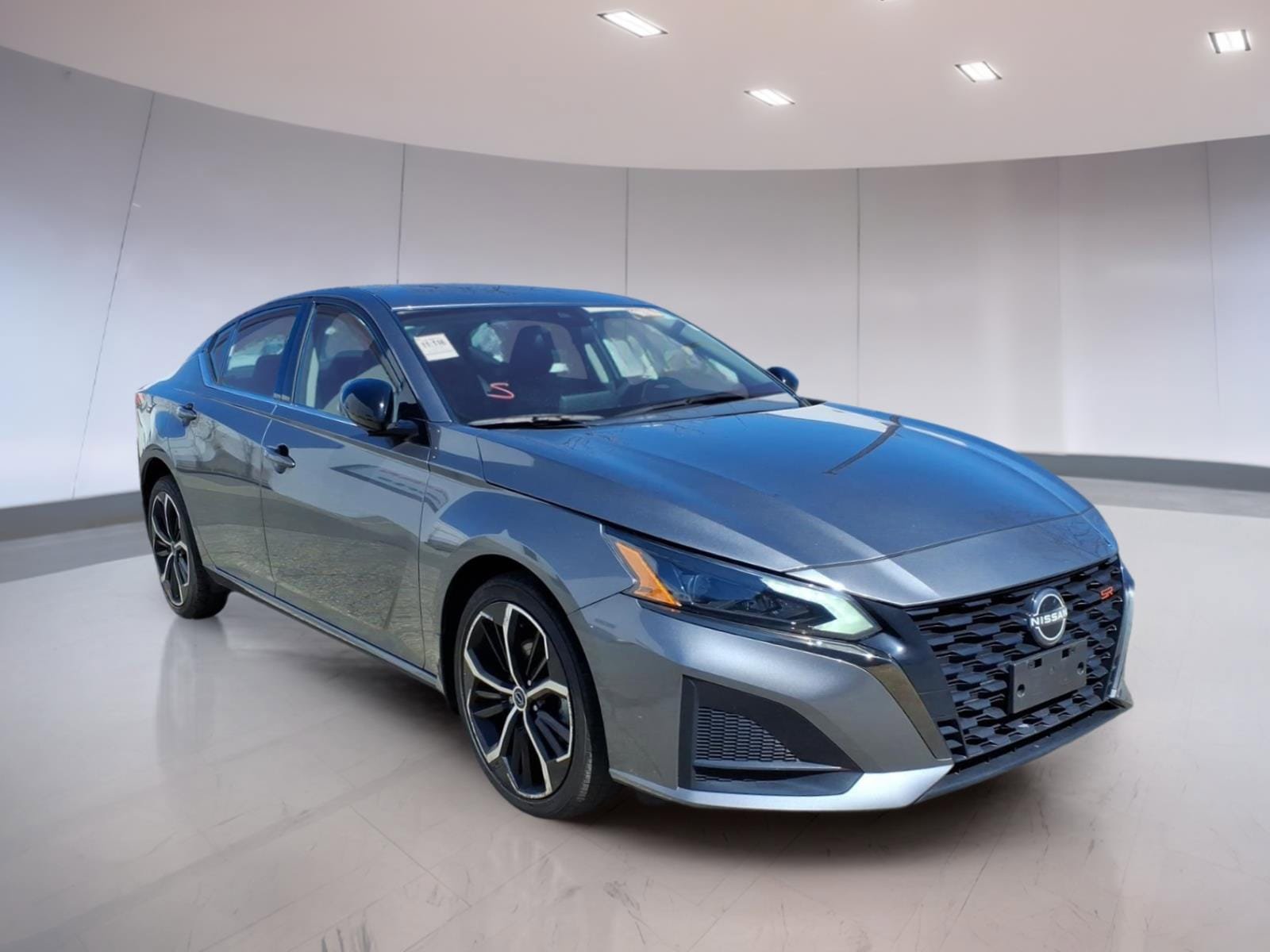 Used 2024 Nissan Altima 2.5 SR image 1