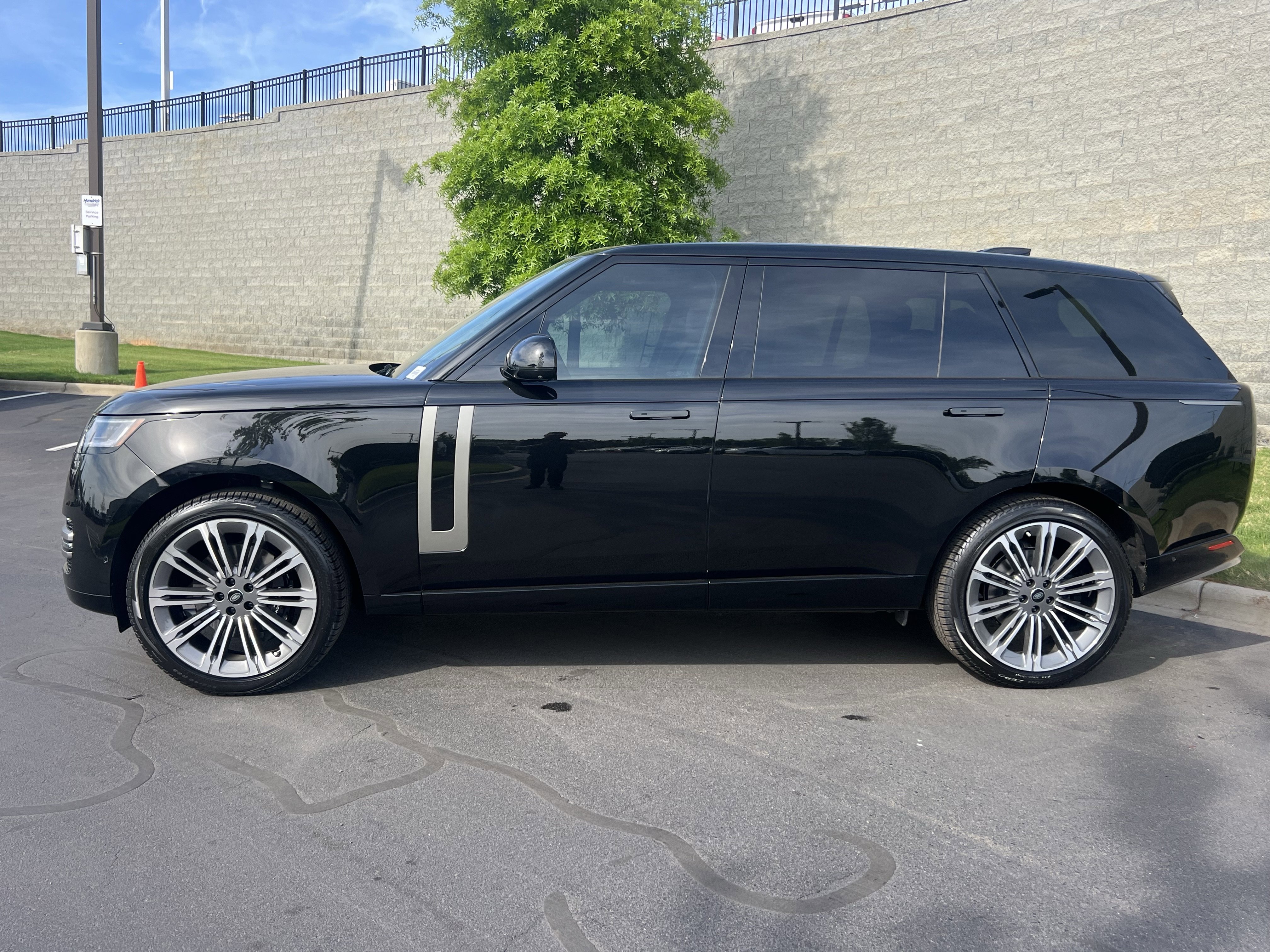 Certified 2024 Land Rover Range Rover Long Wheelbase SE image 4