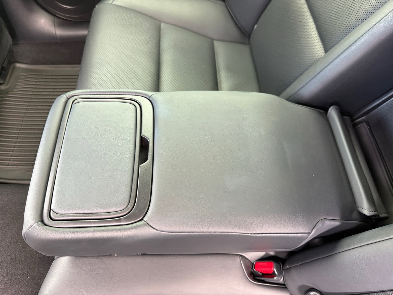 Used 2016 Lexus ES 300h w/ Navigation System Package image 16