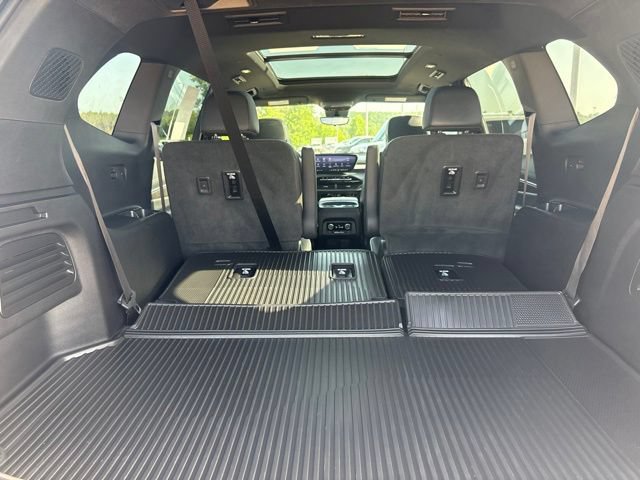 Used 2026 Buick Enclave Avenir w/ Super Cruise Package AWD/4WD image 39