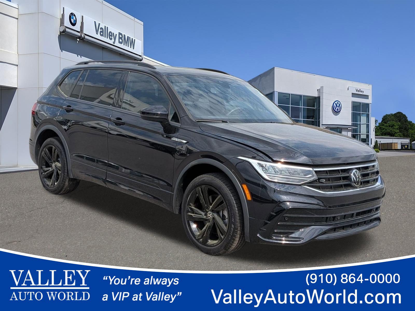 Used 2024 Volkswagen Tiguan SE R-Line image 1