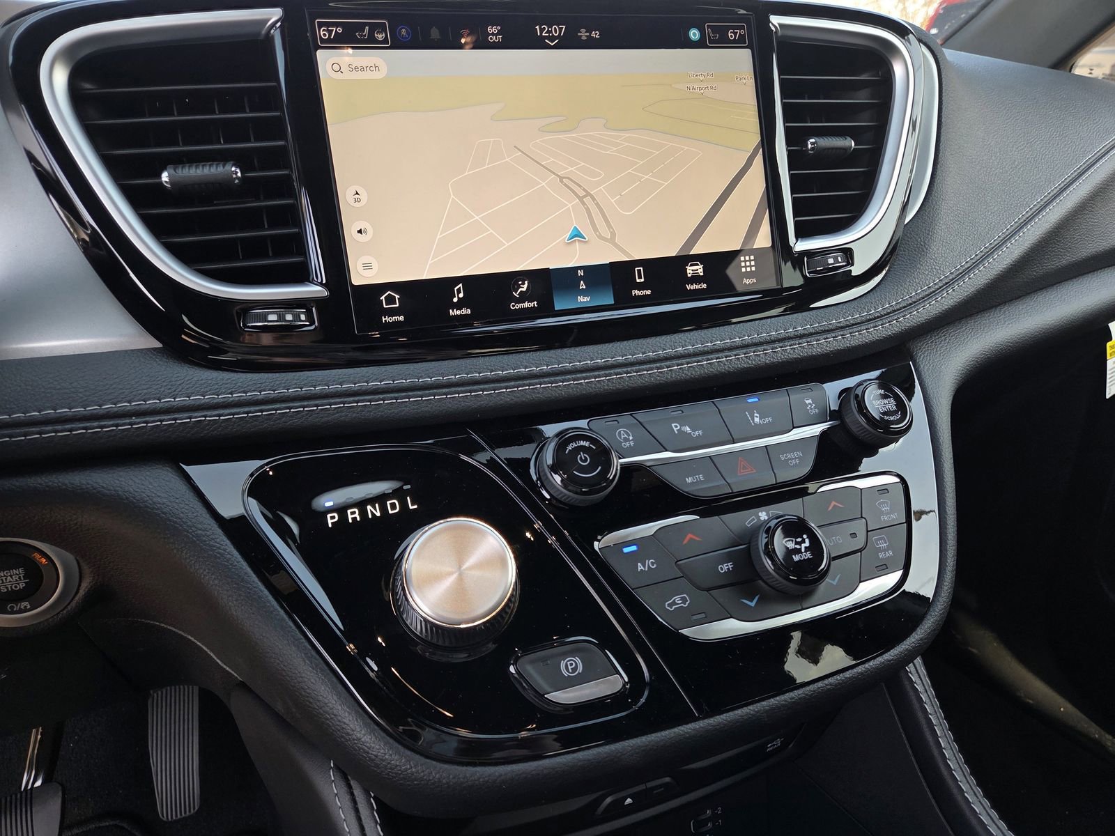 New 2026 Chrysler Pacifica Limited w/ Uconnect Theater Family Group image 6