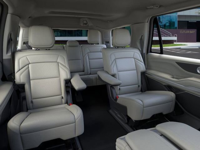 New 2026 Lincoln Navigator Premiere image 11