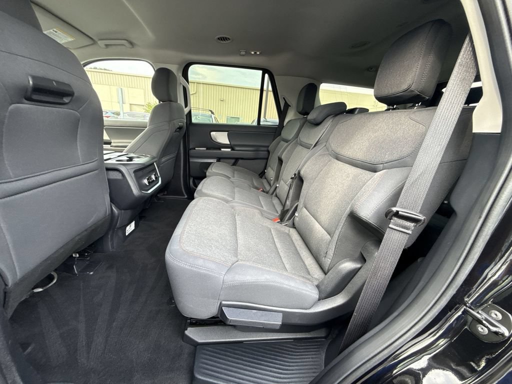 Used 2025 Ford Expedition Active AWD/4WD image 24