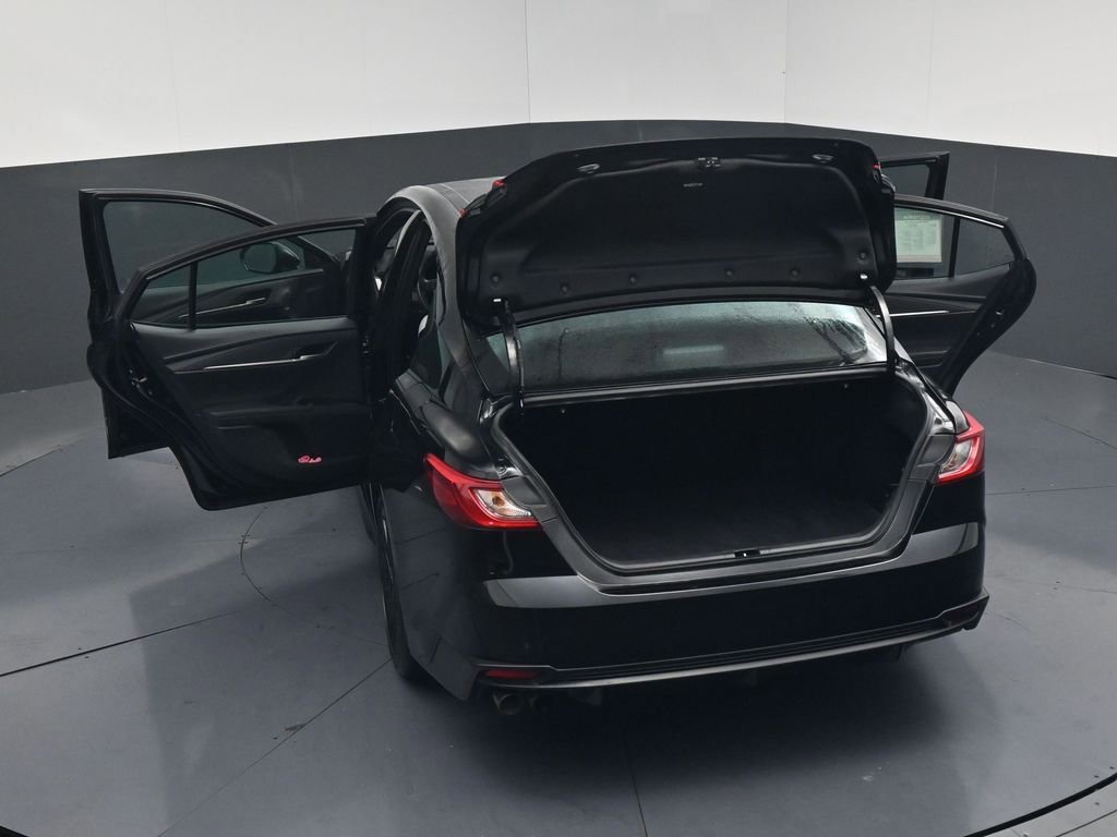 Used 2025 Toyota Camry SE w/ Convenience Package image 18