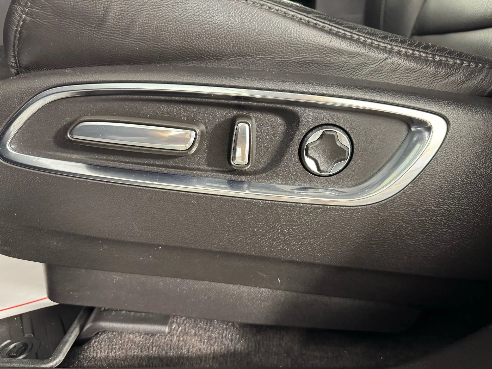 Used 2020 Acura MDX SH-AWD image 36