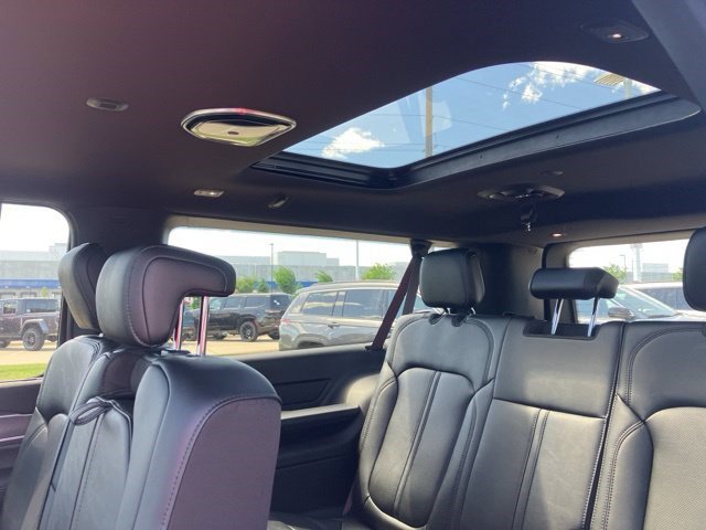 New 2026 Jeep Grand Wagoneer L Limited AWD/4WD image 28