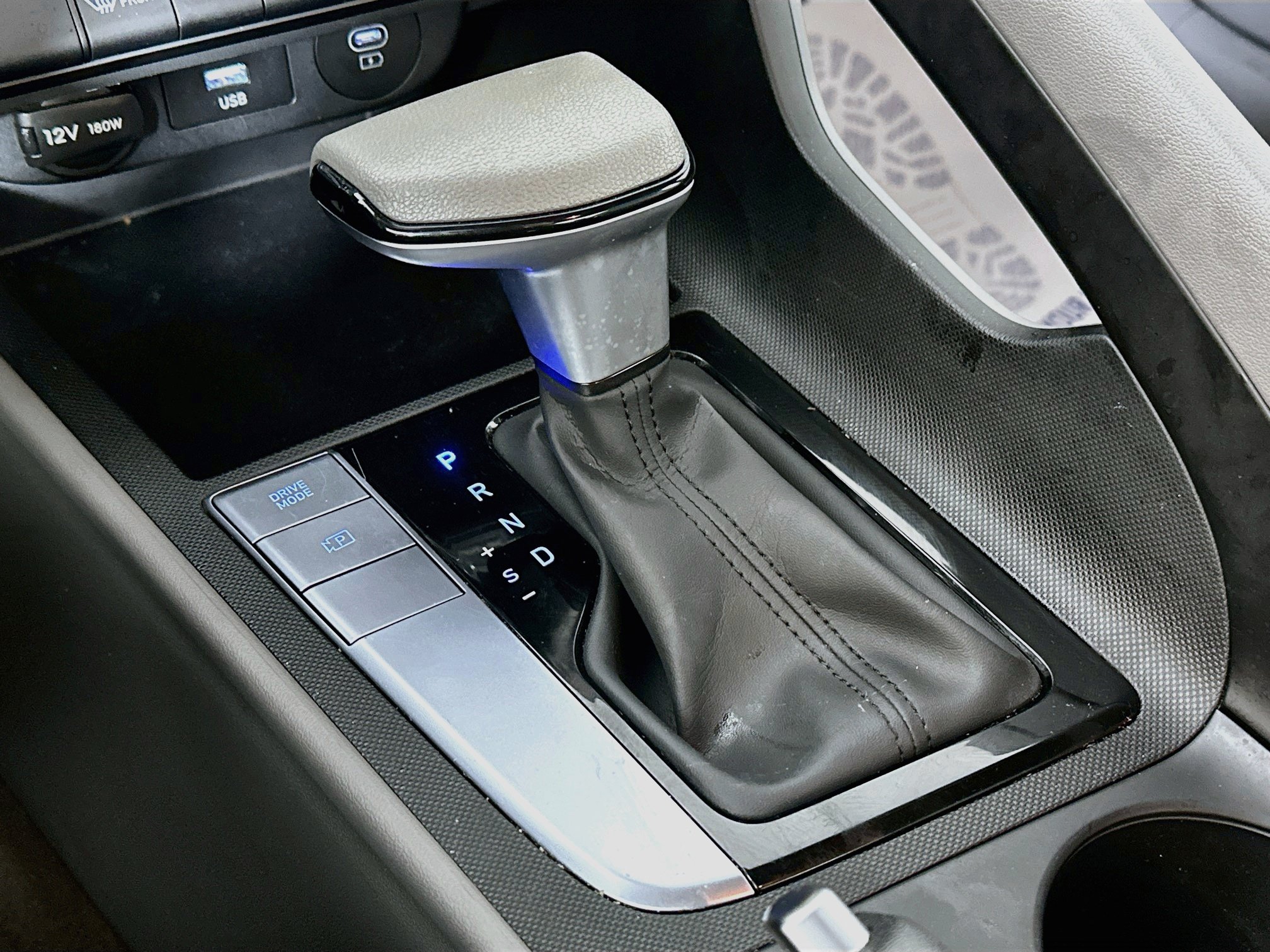Certified 2024 Hyundai Elantra SEL FWD image 17
