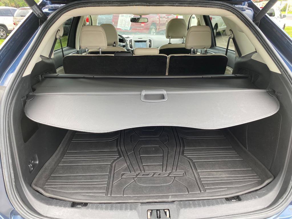 Used 2017 Ford Edge Titanium w/ Equipment Group 301A FWD image 18