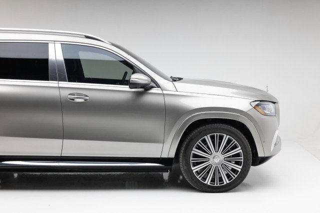 Used 2022 Mercedes-Benz Maybach GLS 600 4MATIC image 23