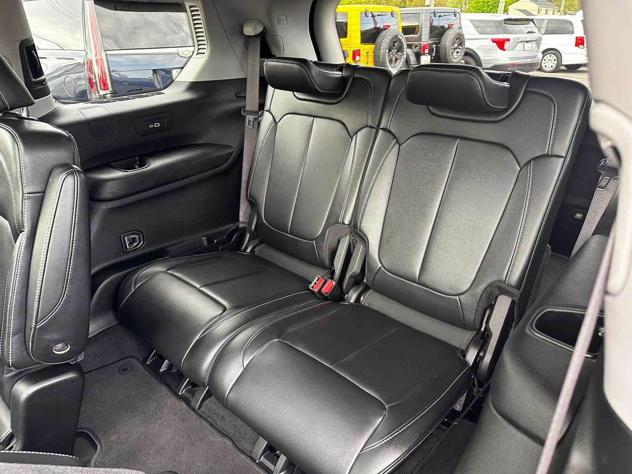 Used 2022 Jeep Grand Cherokee L Limited AWD/4WD image 22