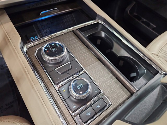 Used 2023 Ford Expedition Limited image 19