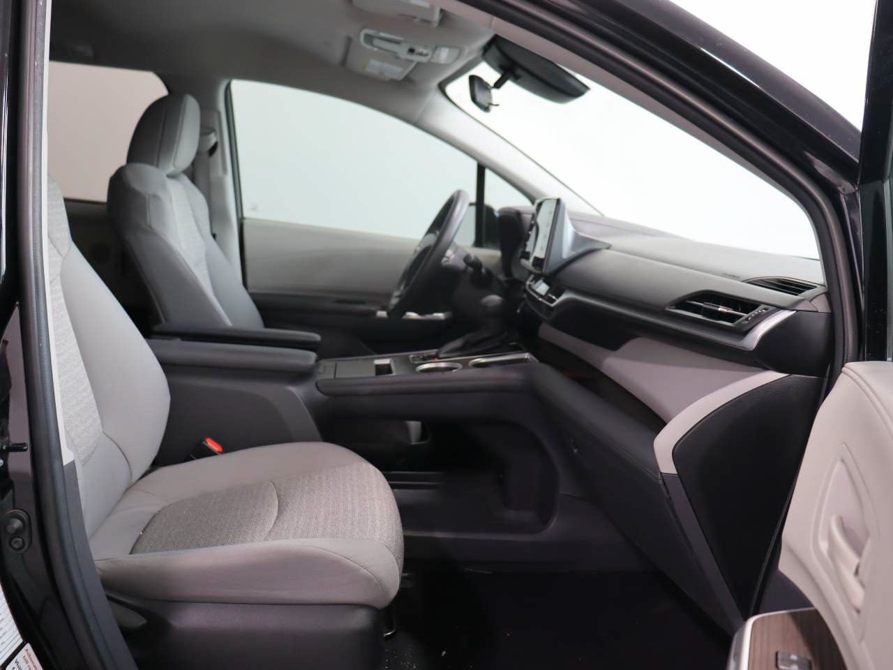Used 2023 Toyota Sienna LE FWD image 21