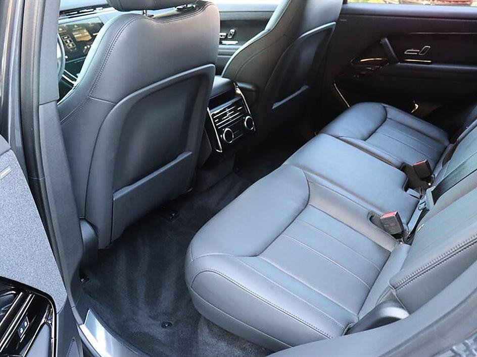 Used 2024 Land Rover Range Rover Sport SE AWD/4WD image 15