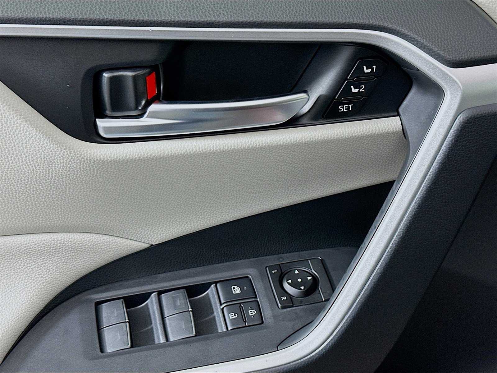 New 2025 Toyota RAV4 XLE Premium image 18