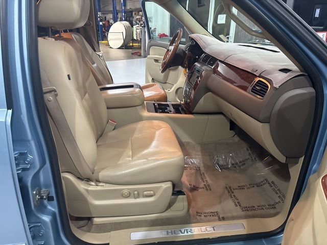 Used 2011 Chevrolet Suburban LTZ image 38