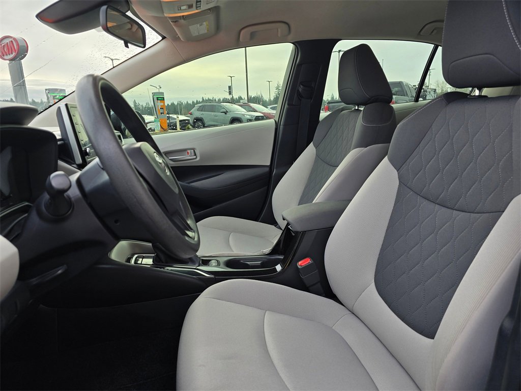 Used 2021 Toyota Corolla LE image 12