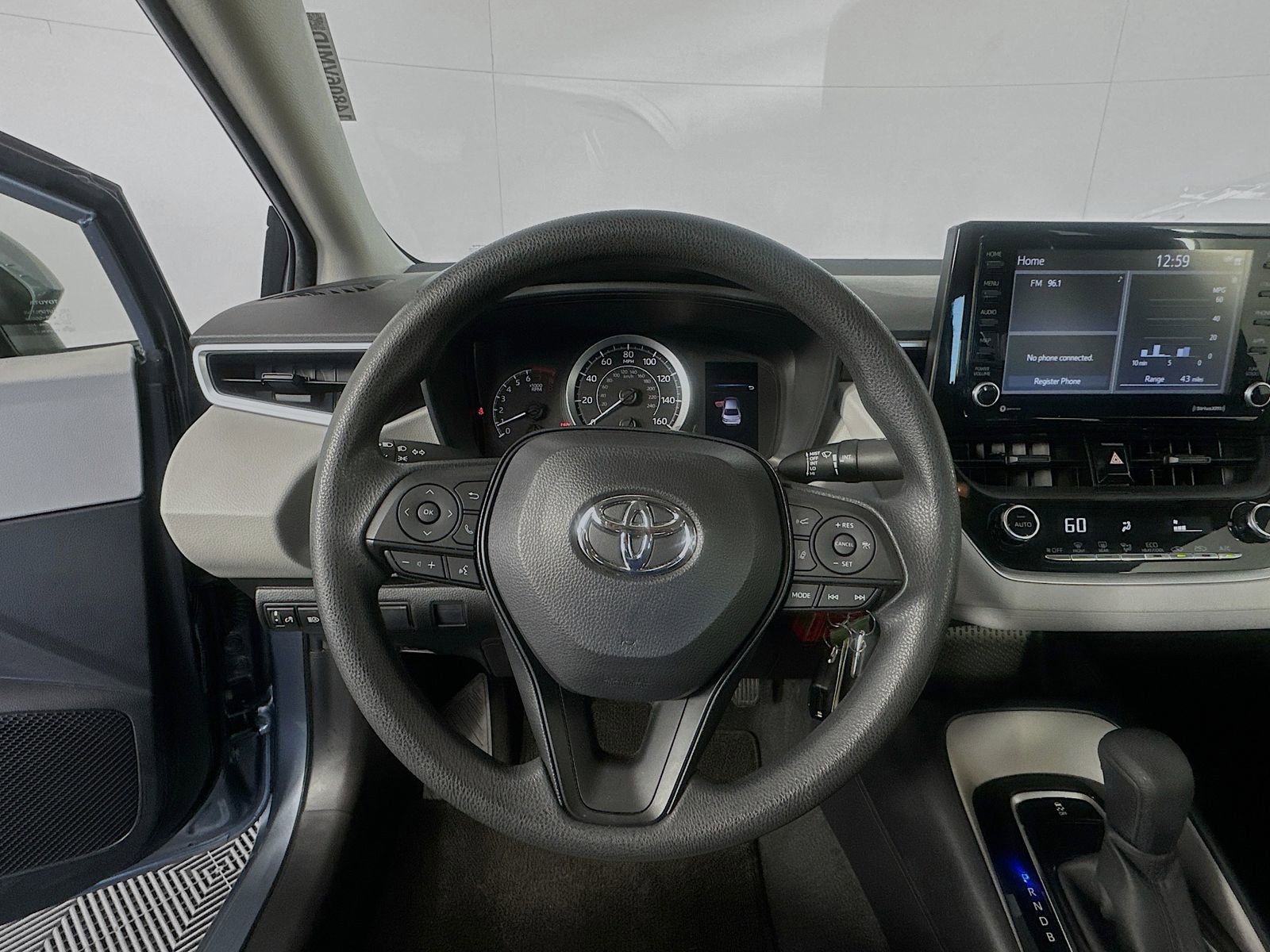 Used 2022 Toyota Corolla LE FWD image 11