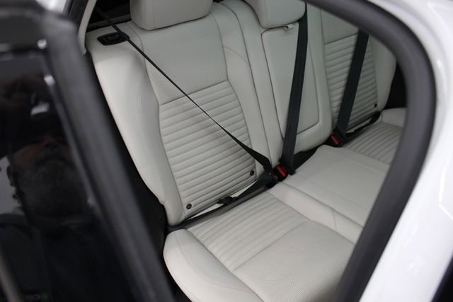 Used 2023 Land Rover Discovery Sport SE image 52